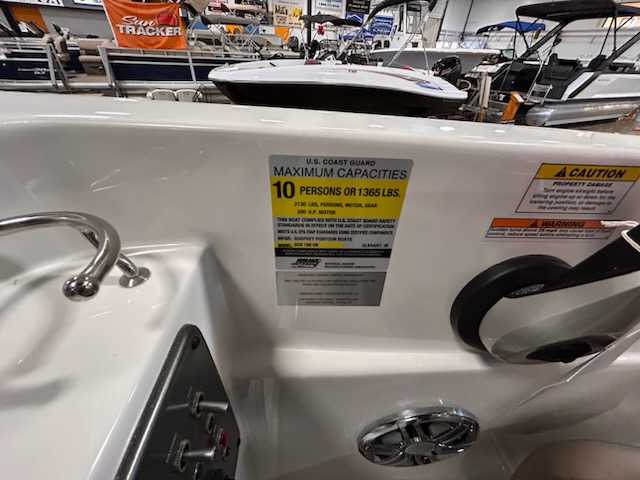 2024 Hurricane SS188-OB Sun Deck Sport - Photo 11